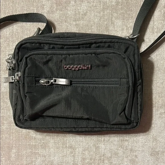 Baggallini Gray Messenger Bag with Durable Fabric and Compact Design - Picture 1 of 4